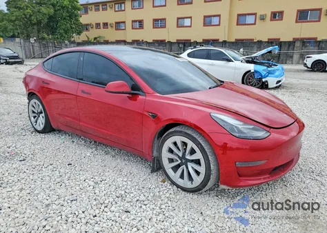 2022 Tesla Model 3 z USA, uszkodzony, nr VIN 5YJ3E1EBXNF168994